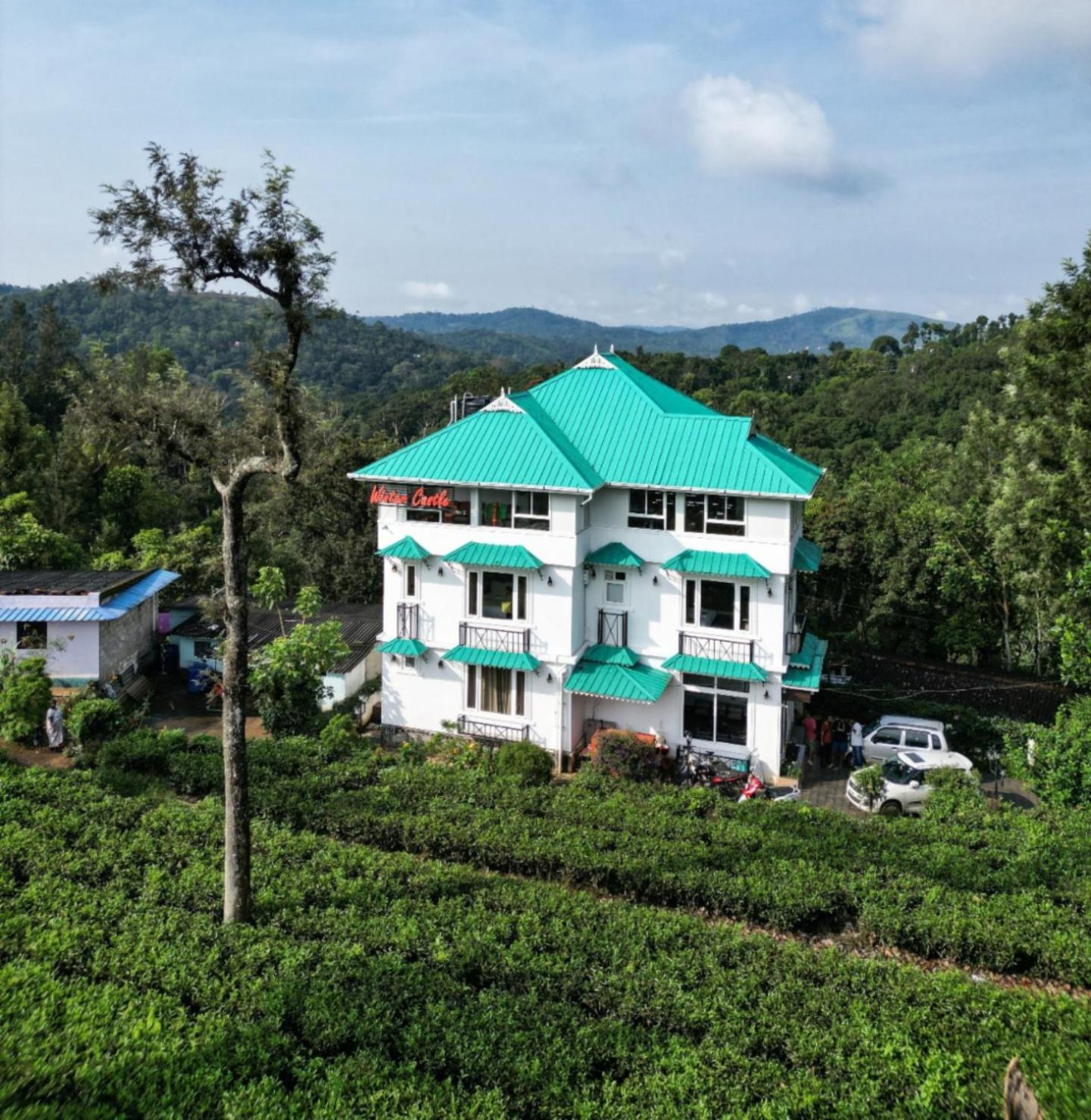 Lumino Winter Castle Hotel Pooppara Ngoại thất bức ảnh