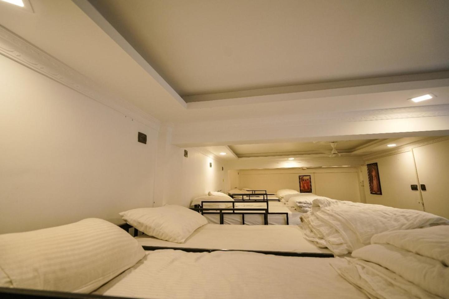 Lumino Winter Castle Hotel Pooppara Ngoại thất bức ảnh