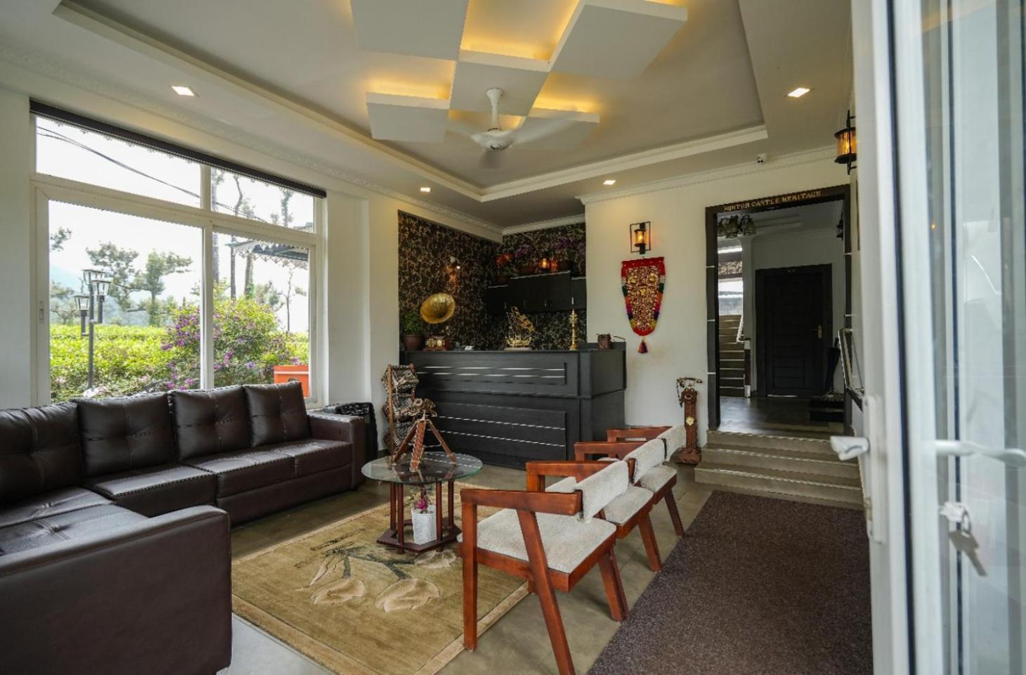Lumino Winter Castle Hotel Pooppara Ngoại thất bức ảnh