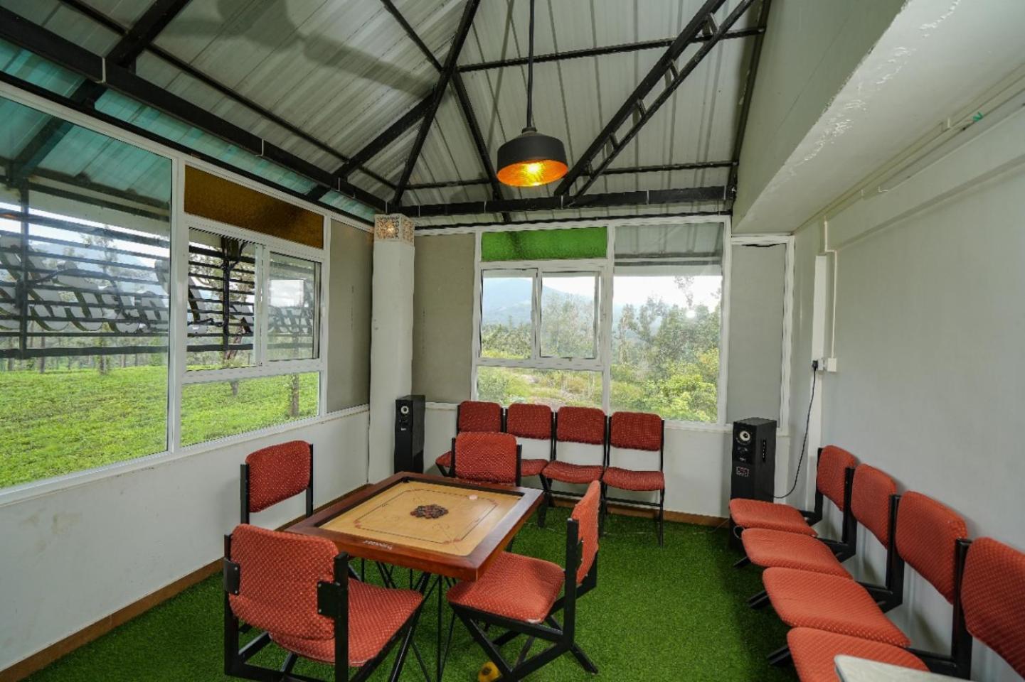 Lumino Winter Castle Hotel Pooppara Ngoại thất bức ảnh