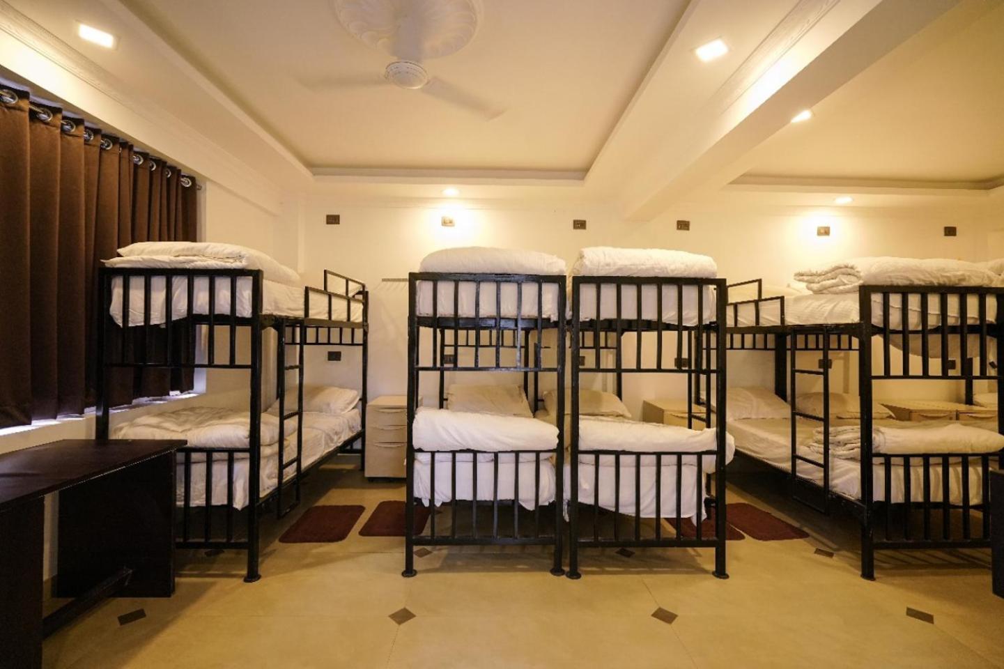 Lumino Winter Castle Hotel Pooppara Ngoại thất bức ảnh