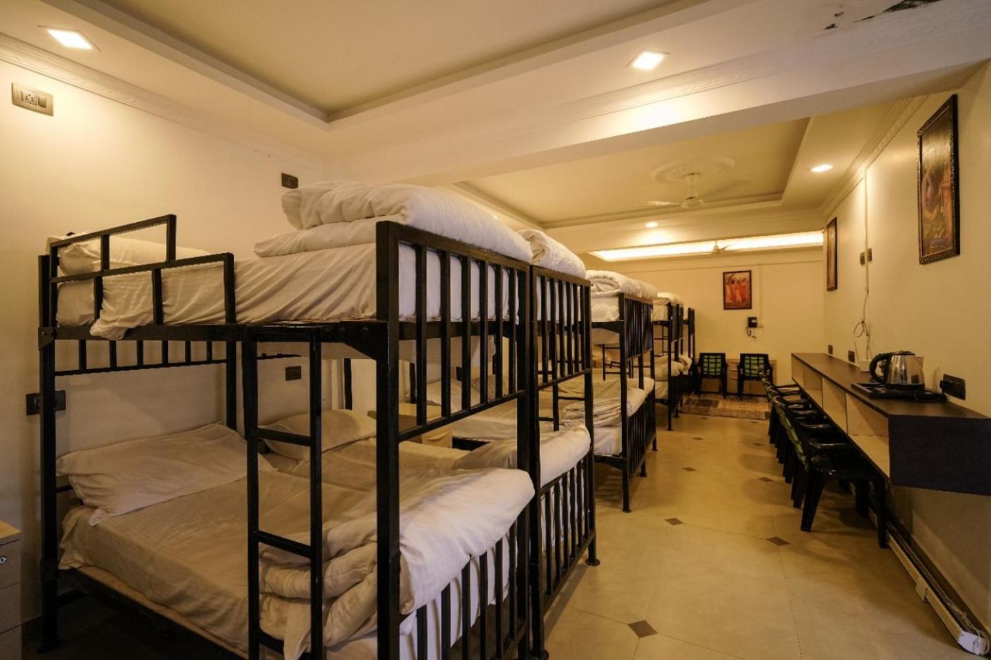 Lumino Winter Castle Hotel Pooppara Ngoại thất bức ảnh